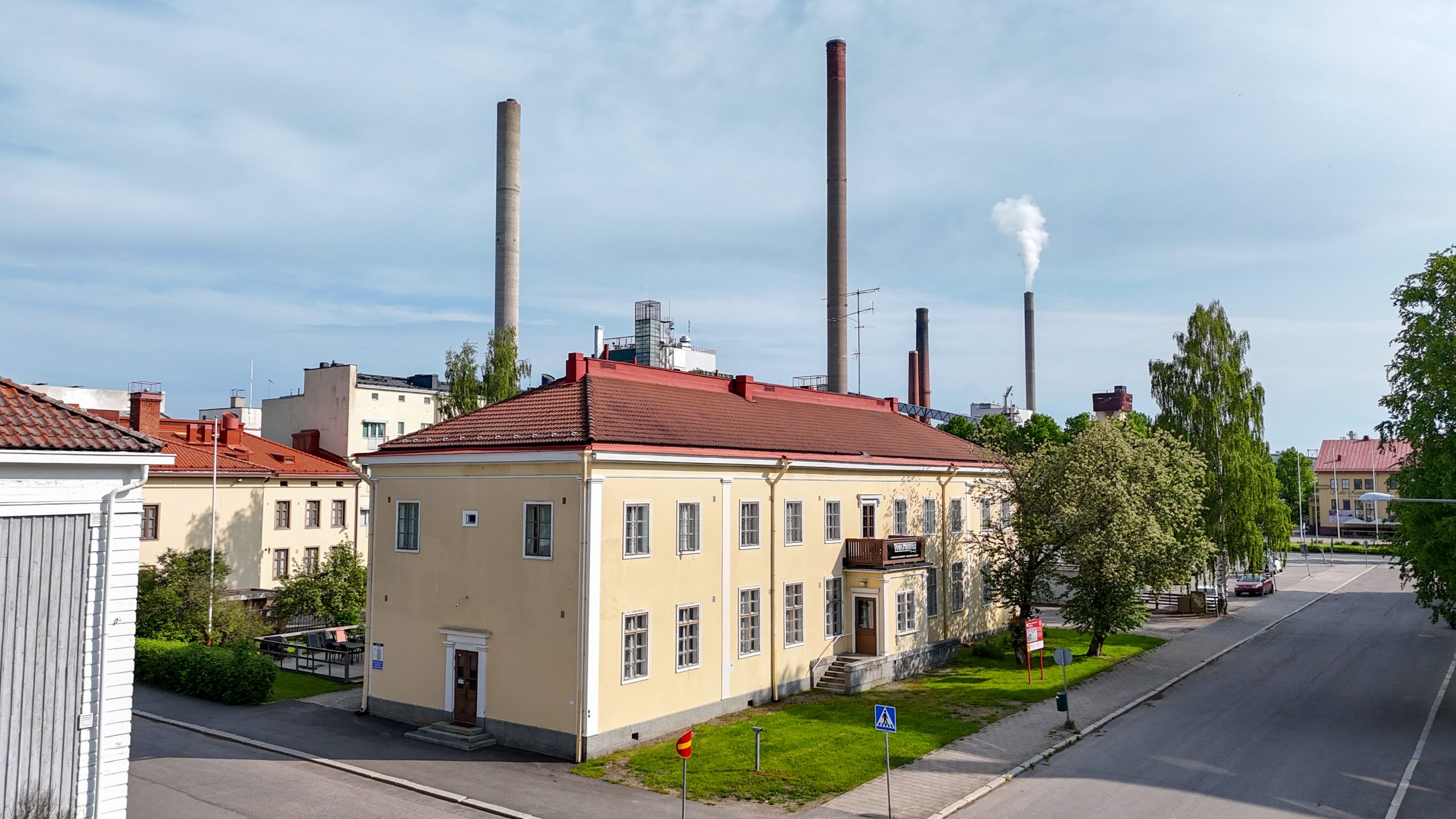 Vanha Postitalo, Wahlinkatu 8, 17 baldais apstatyti apartamentai